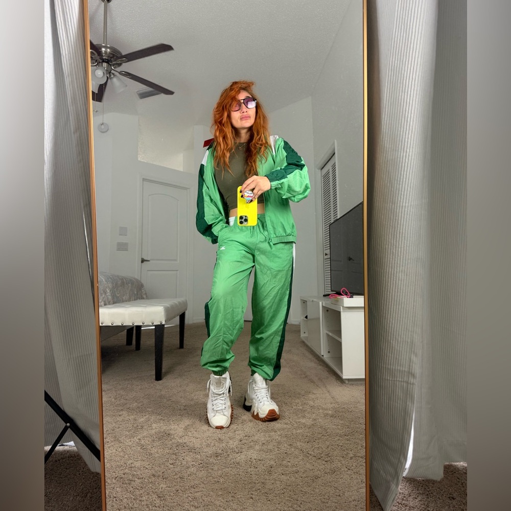 Reebok Women's Lightweight Tracksuit Outfit Set Size M Green White Black